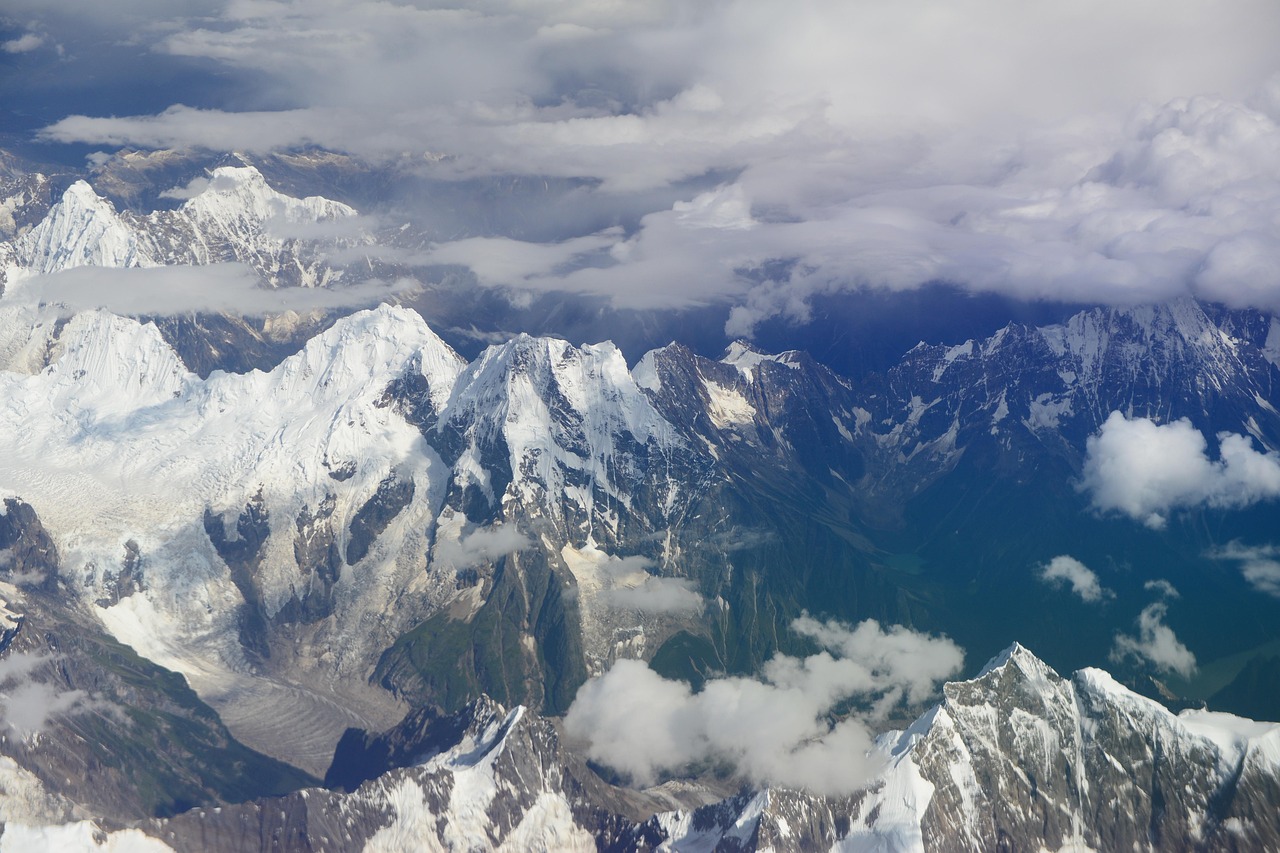 世界十大山峰(图1)
