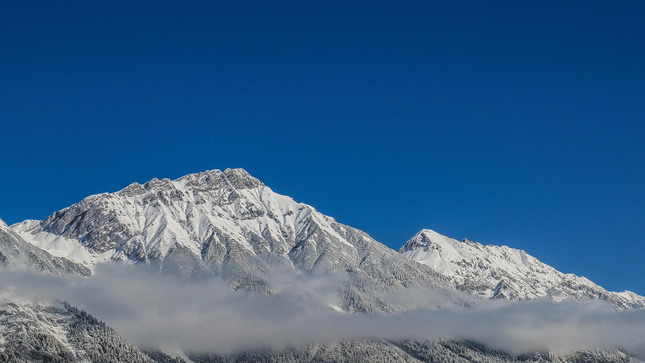 世界上海拔最高的山峰(图1)