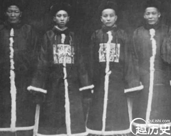 上夜班鞋里必须藏个东西-清朝最后一个太监自曝 (上夜班穿什么鞋)(图1)