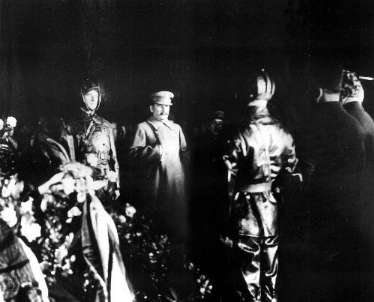 苏联肃反运动实在什么背景下发生的-原因是什么 (苏联肃反运动死了多少将领)(图1)